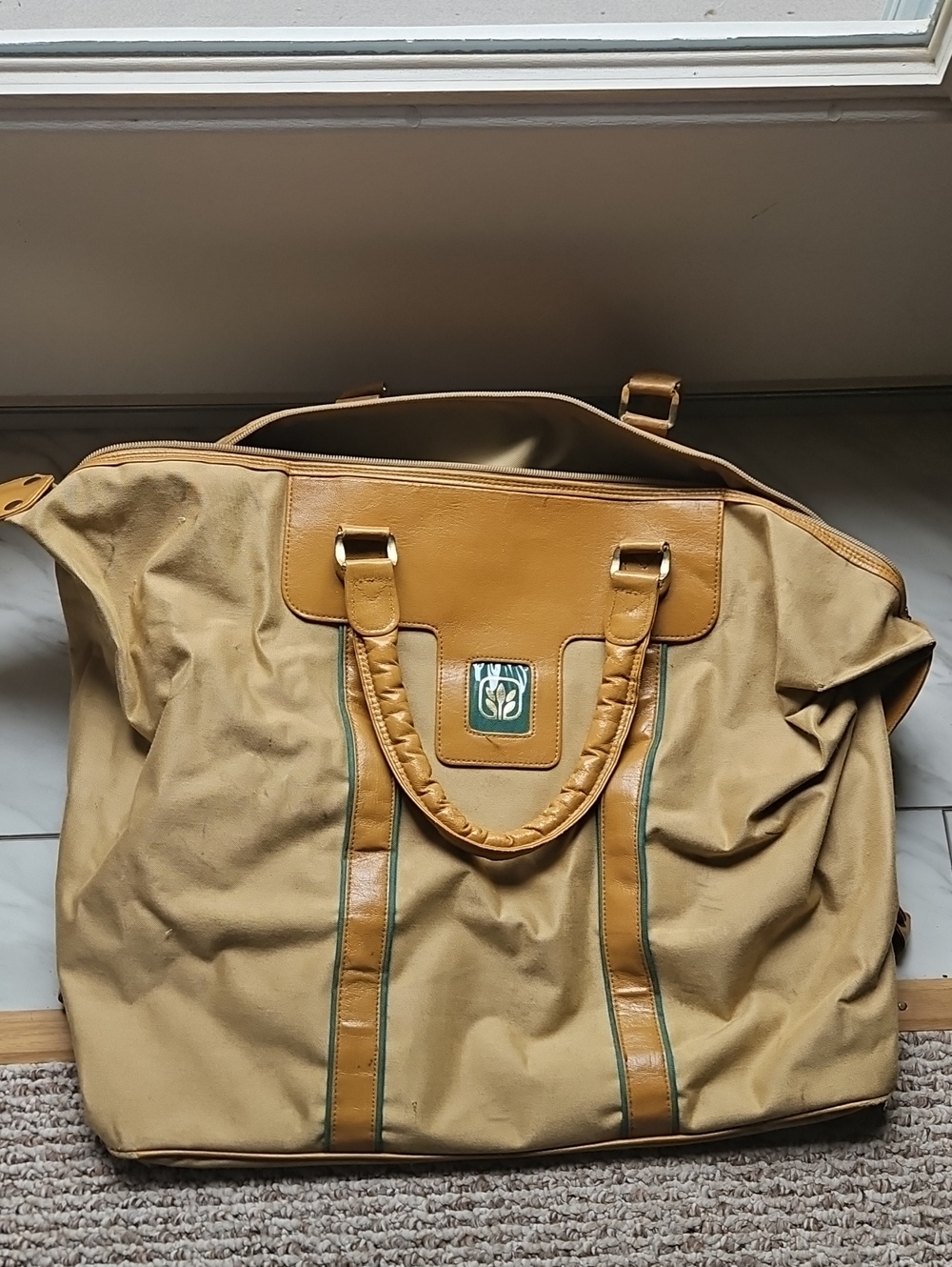 Avon Beige Canvas Travel Bag with Tan Trim